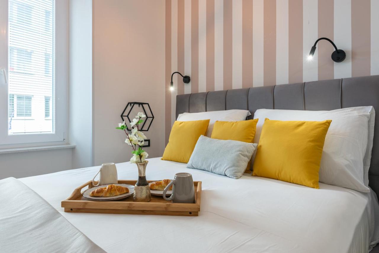 Apartments & Rooms Six ริเยกา ภายนอก รูปภาพ